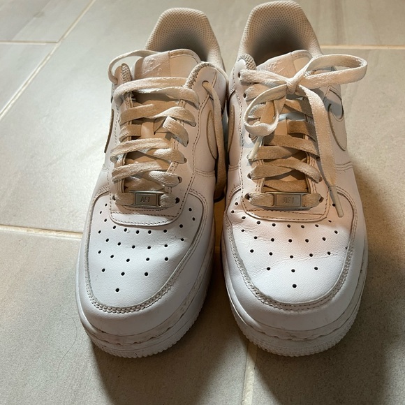 Air Force 1 - Picture 2 of 4